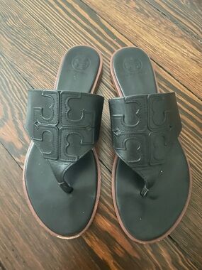 Tory Burch Black Leather Logo Thong Sandals Sz 7.5